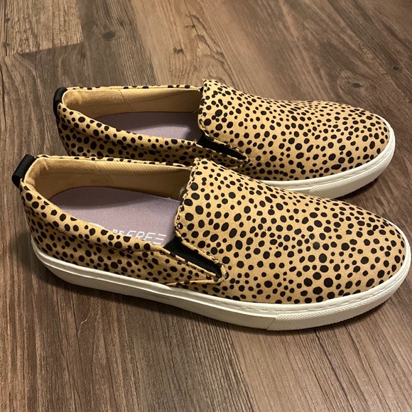 Dr. Scholl's Shoes - Like New Dr. Scholl’s Leopard Spotted Slip On Sneakers 9.5